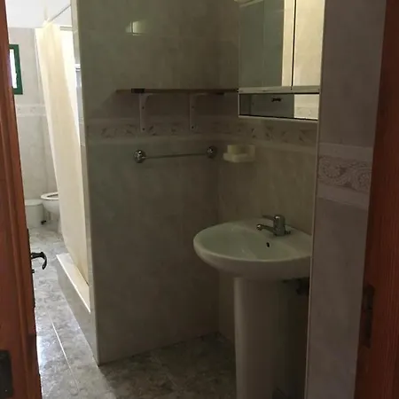 Habitacion Comoda Con Bano Privado Quarto em Acomodações Particulares