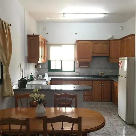 Quarto em Acomodações Particulares Habitacion Comoda Con Bano Privado *