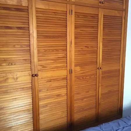 Quarto em Acomodações Particulares Habitacion Comoda Con Bano Privado Los Menores